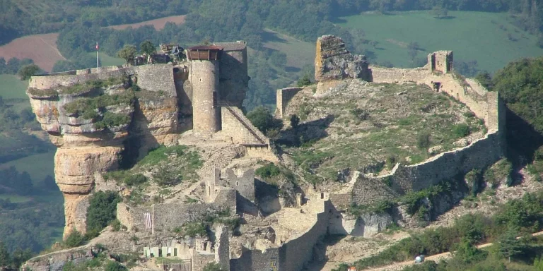 Château de Peyrelade : histoire, visite et activités