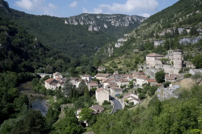 Découvrir La Roque Sainte Marguerite : patrimoine & nature